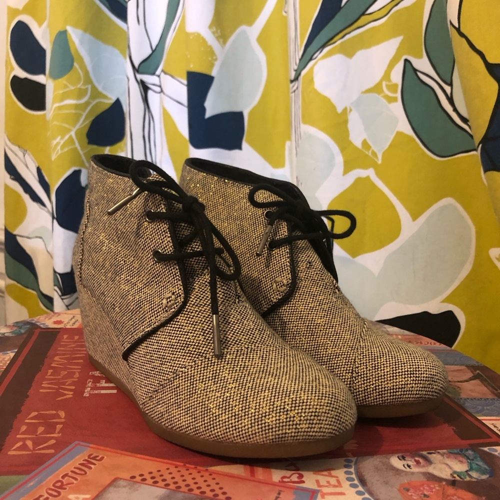 Tom’s gold Desert Wedge